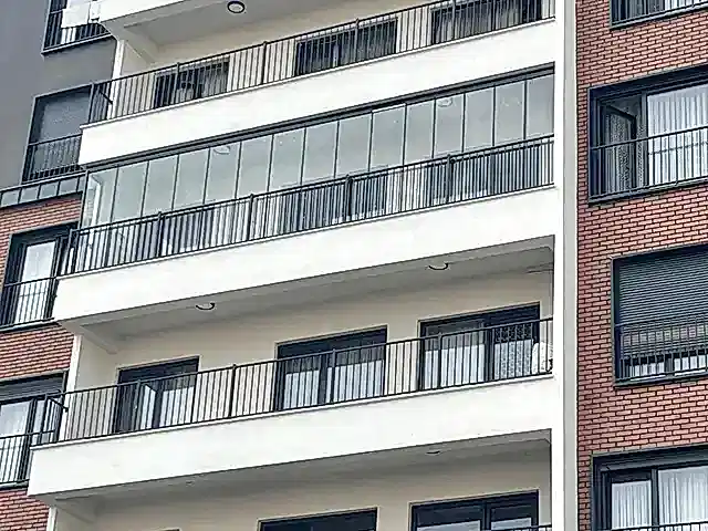 meram da vermiş olduğumuz plise perde hizmetimizin dış cepheden görseli