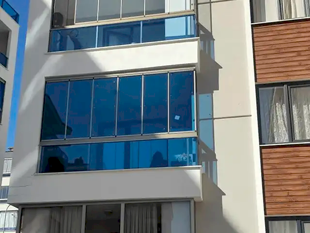 tuzlukçu da vermiş olduğumuz cam balkon hizmetinin dış cepheden görseli